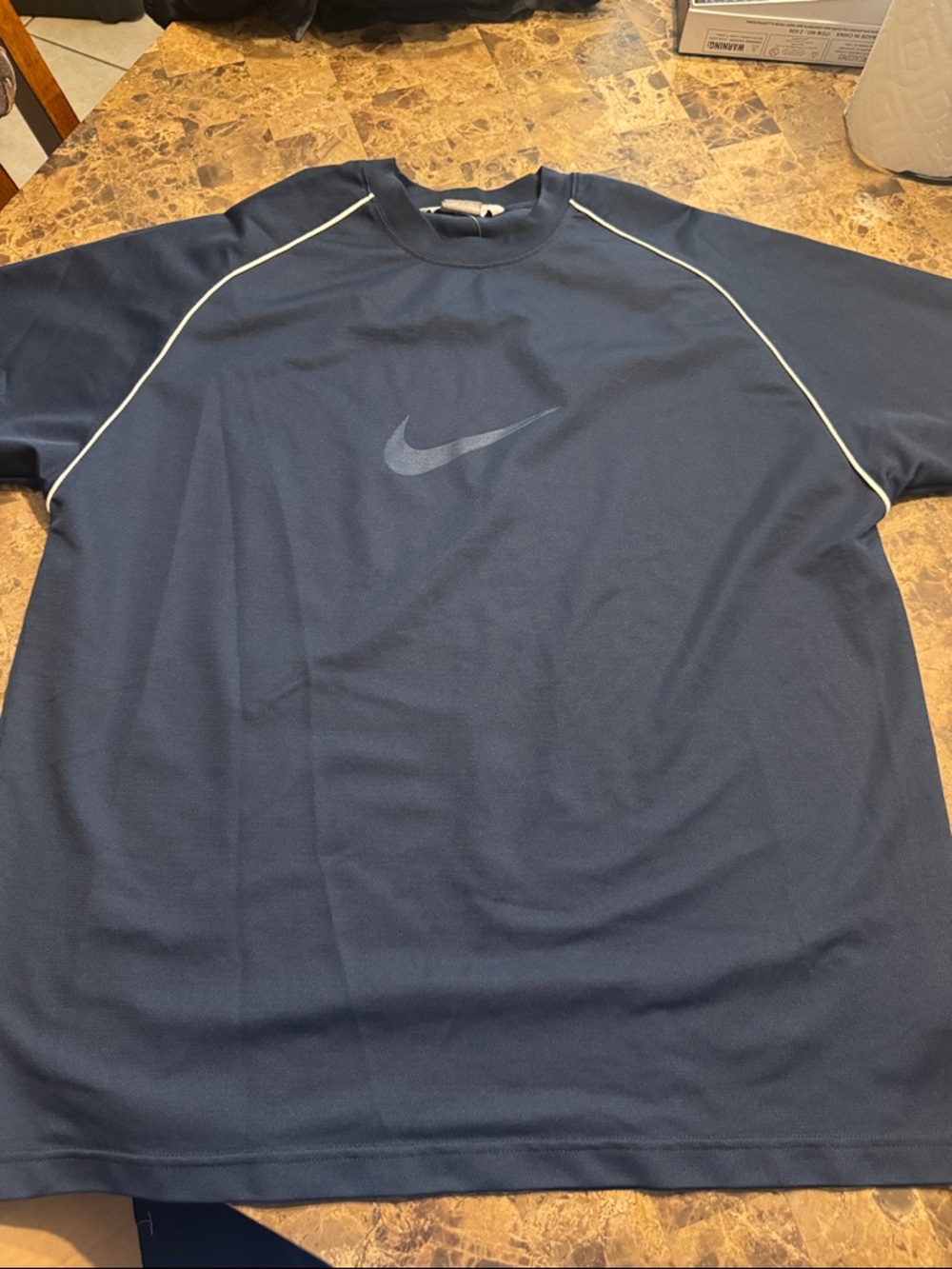 Nike Men's Dark Blue Short-Sleeve Athletic Tee with Contrast Piping